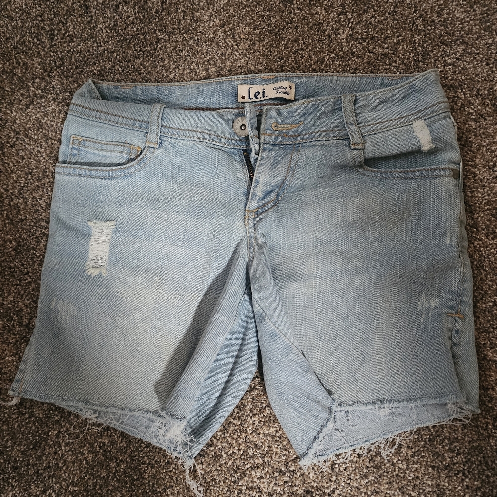 LEI Women's Light Blue Denim Shorts